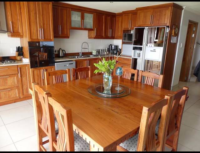 4 BEDROOM HOUSE FOR SALE IN HANNASBAAI